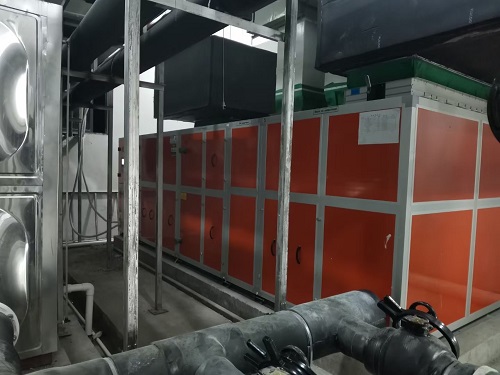 贵州医科大学采用了黄瓜视频网站三集一体恒温除湿热泵